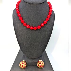 VINTAGE FACETED RED GlASS NECKLACE & EARRINGS